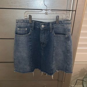 Two toned frayed denim skirt